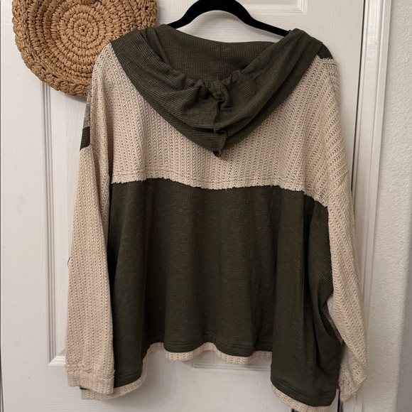 New Pol Patched Appliqué Hooded Top - Picture 14 of 14